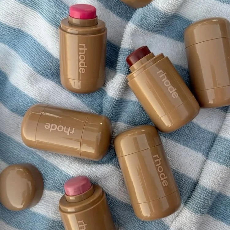 แบรนด์หรูพ็อกเก็ตบลัชครีม รูจ  - Luxury Skincare And Makeup Brands บทวิจารณ์และราคา